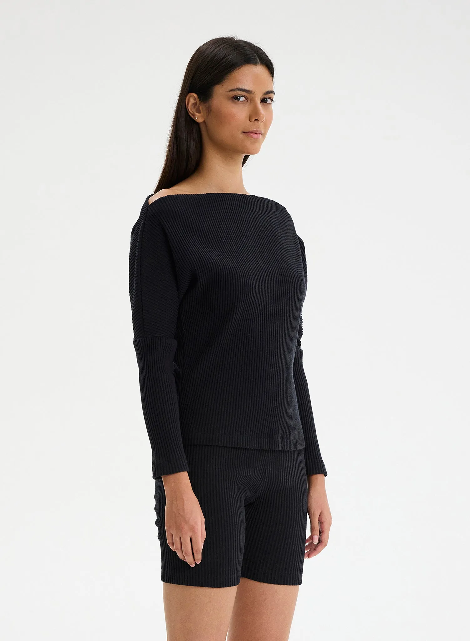 WINNIE - Open Neck L/S Ribbed Top